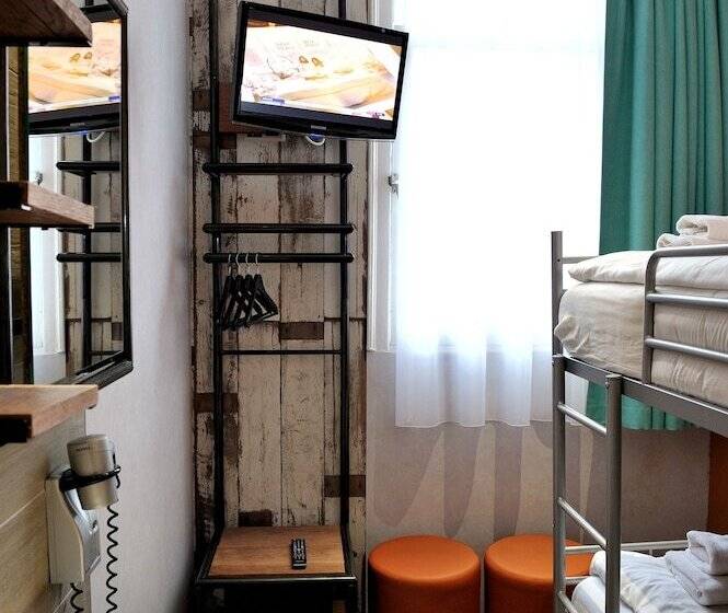 기본 룸 공용 욕실, Tourist Inn One Amsterdam
