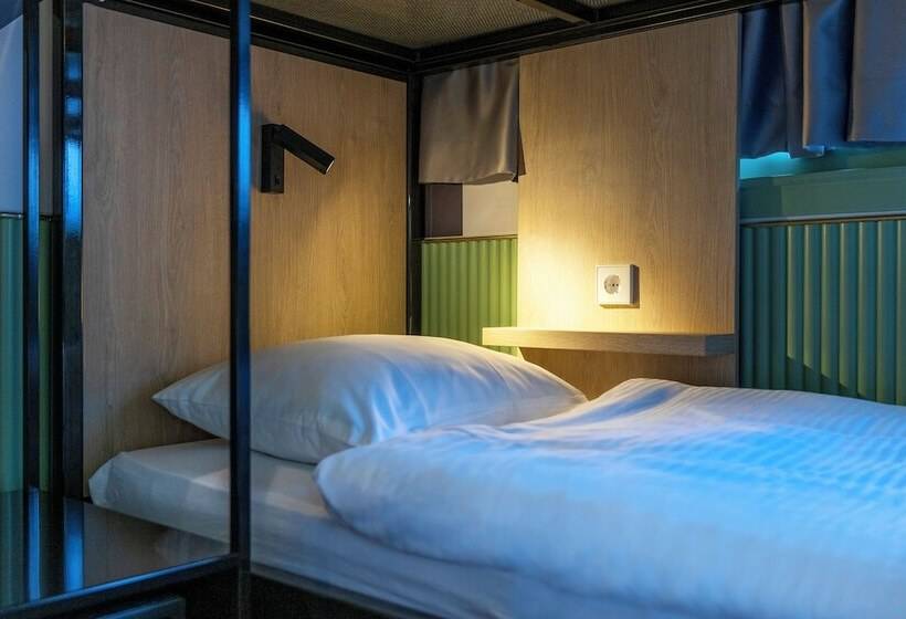 4인용 스탠다드 룸, Tourist Inn One Amsterdam