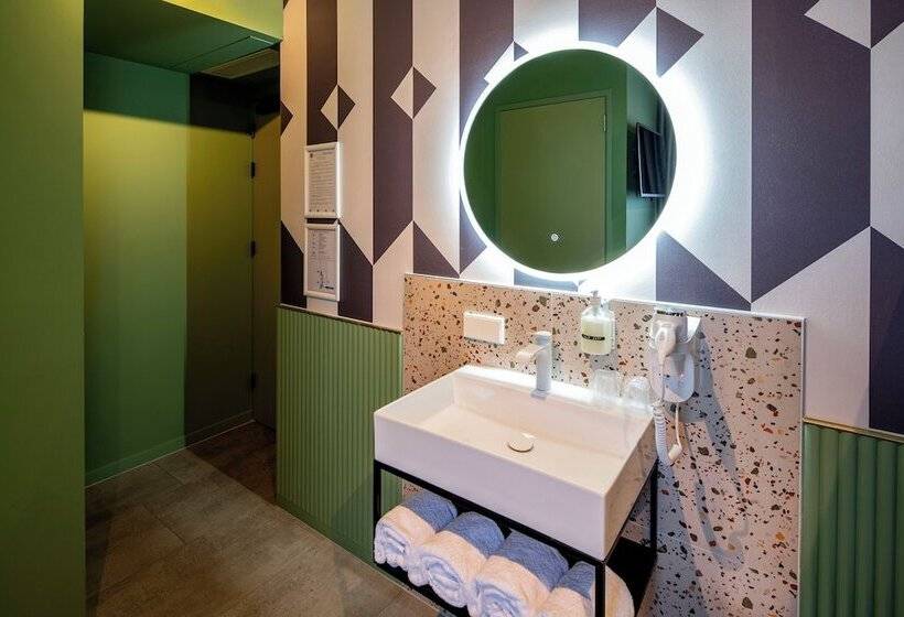 اتاق استاندارد چهار تخته, Tourist Inn One Amsterdam