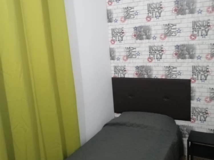 标准单人间共用浴室, Alcaravaneras Hostel