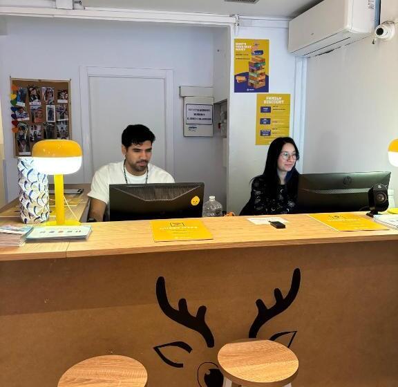 تختخواب در اتاق مشترک, Onefam Les Corts