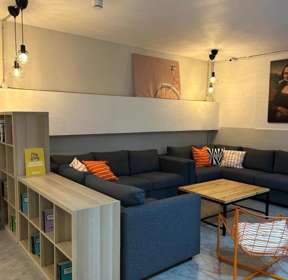 تختخواب در اتاق مشترک, Onefam Les Corts