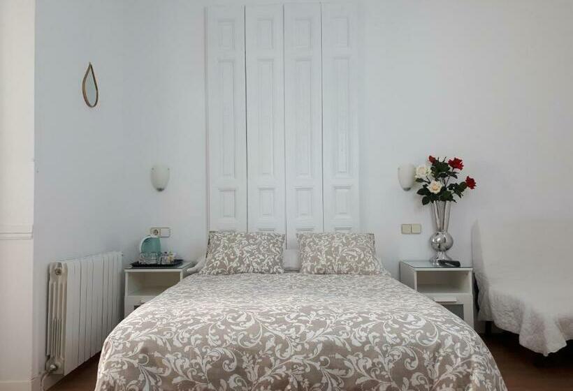 اتاق استاندارد, Hostal Casa Chueca