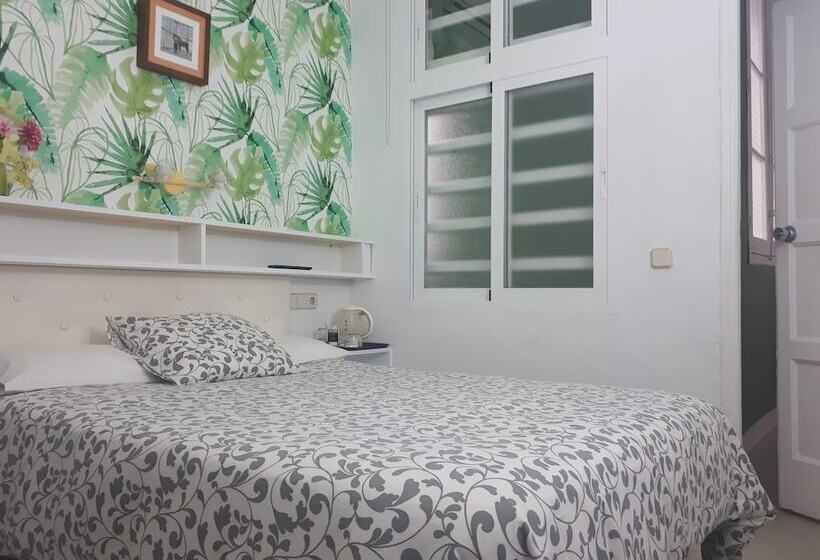 اتاق استاندارد یک نفره, Hostal Casa Chueca