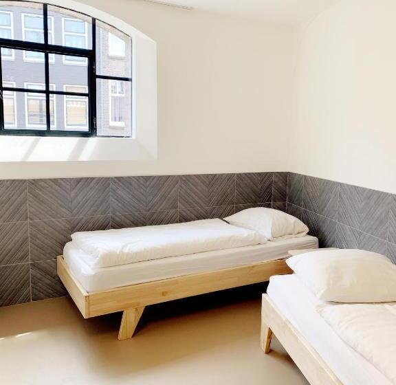 اتاق استاندارد, Hostel The Globe