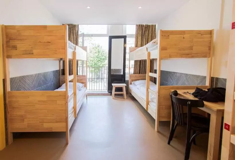 اتاق خانوادگی, Hostel The Globe
