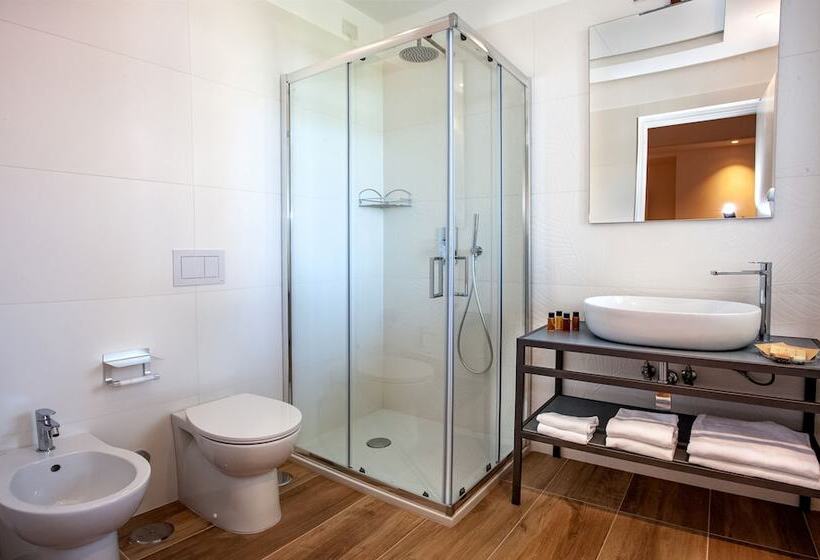 Четырехместный Номер Стандарт, Angelina