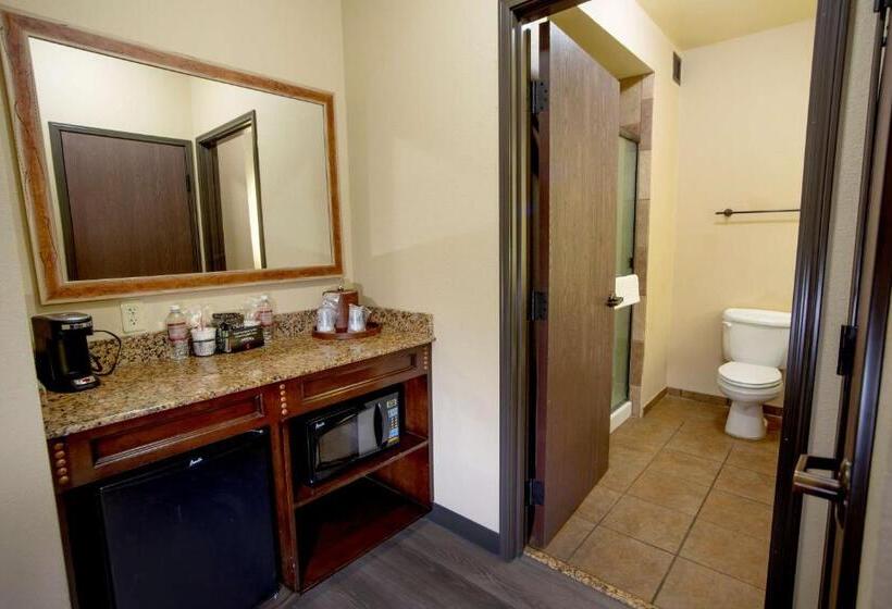 جناح, Best Western Plus Cimarron Hotel & Suites