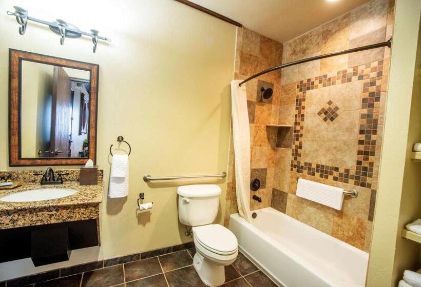 جناح سرير ملكى, Best Western Plus Cimarron Hotel & Suites