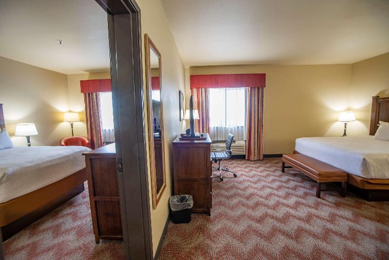 Люкс 2 Спальни, Best Western Plus Cimarron Hotel & Suites
