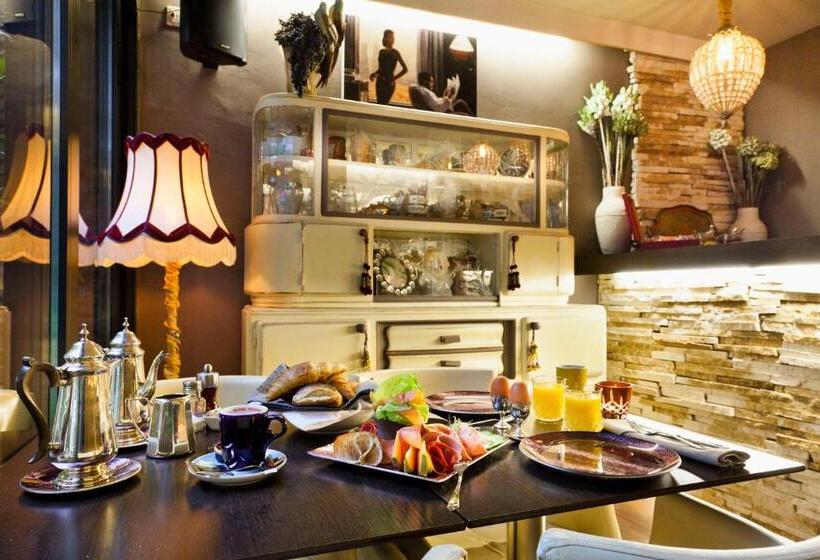 جناح جونيور ذات إطلالة, Diamonds And Pearls