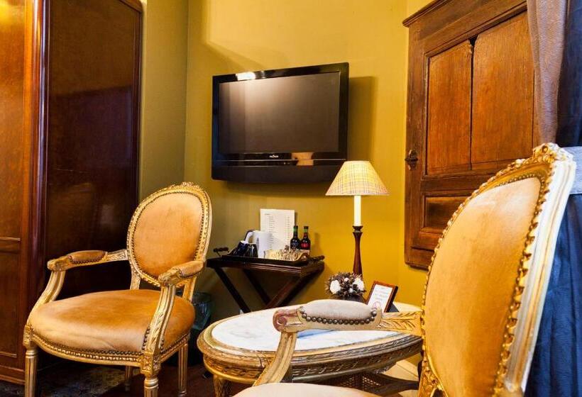 جناح جونيور ذات إطلالة, Diamonds And Pearls