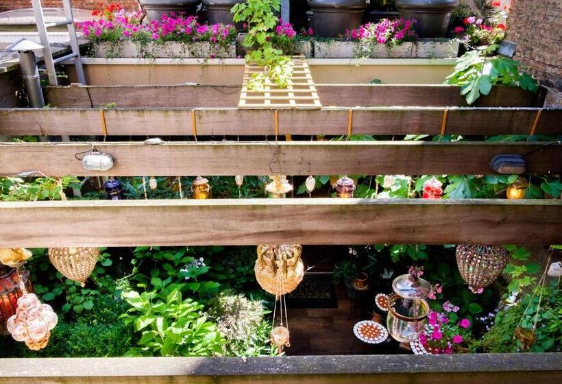 جناح سرير كينج, Diamonds And Pearls