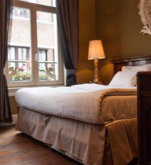 جناح جونيور ذات إطلالة, Diamonds And Pearls