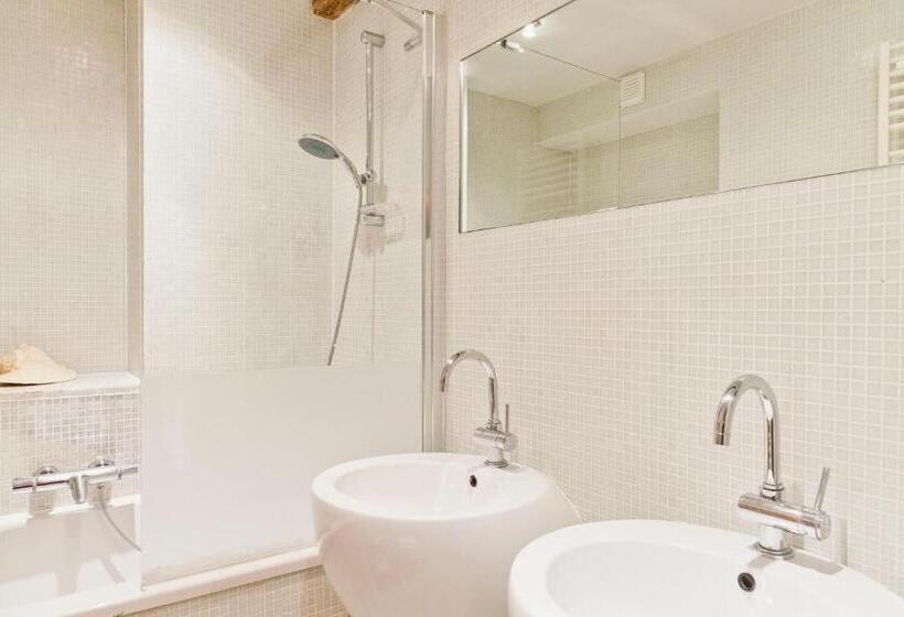 جناح سرير كينج, Diamonds And Pearls