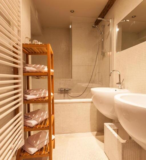 جناح سرير كينج, Diamonds And Pearls