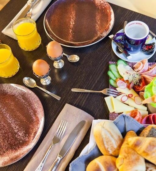 جناح جونيور مزوَّد بتراس, Diamonds And Pearls