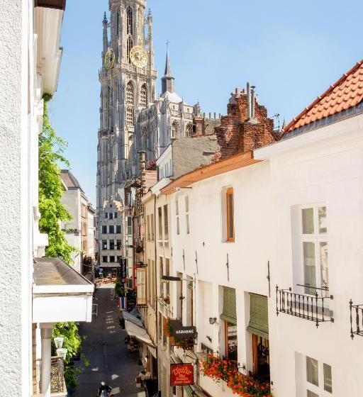 جناح جونيور ذات إطلالة, Diamonds And Pearls