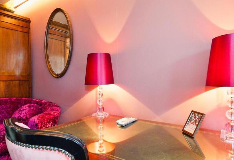 جناح سرير كينج, Diamonds And Pearls