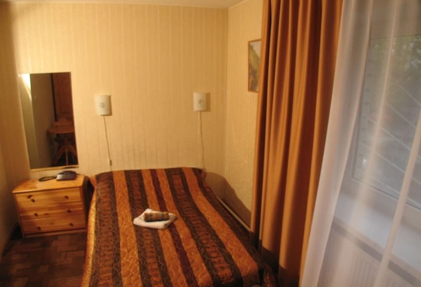 اتاق استاندارد یک تخته با سرویس بهداشتی مشترک, Dorell