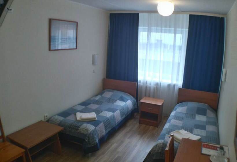 اتاق استاندارد با سرویس بهداشتی مشترک, Dorell