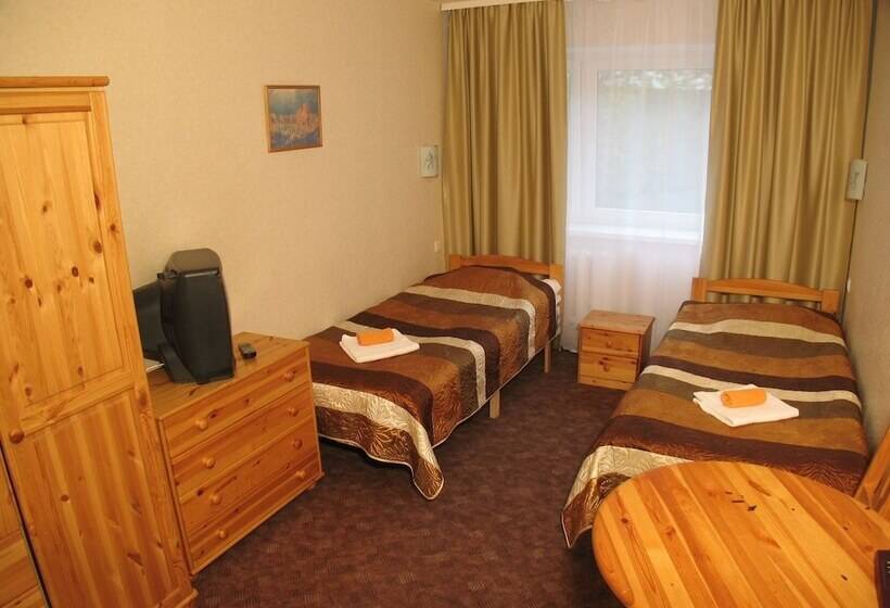 اتاق استاندارد با سرویس بهداشتی مشترک, Dorell