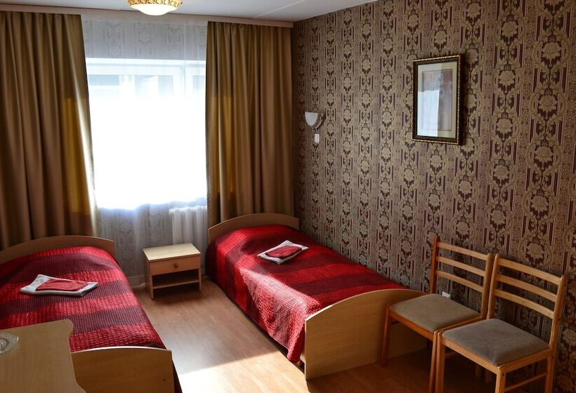 اتاق استاندارد با سرویس بهداشتی مشترک, Dorell