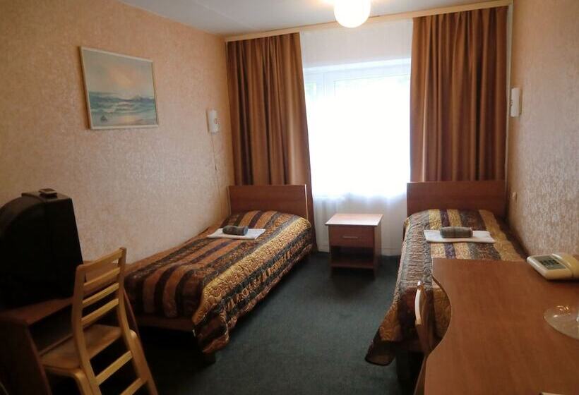 اتاق استاندارد با سرویس بهداشتی مشترک, Dorell