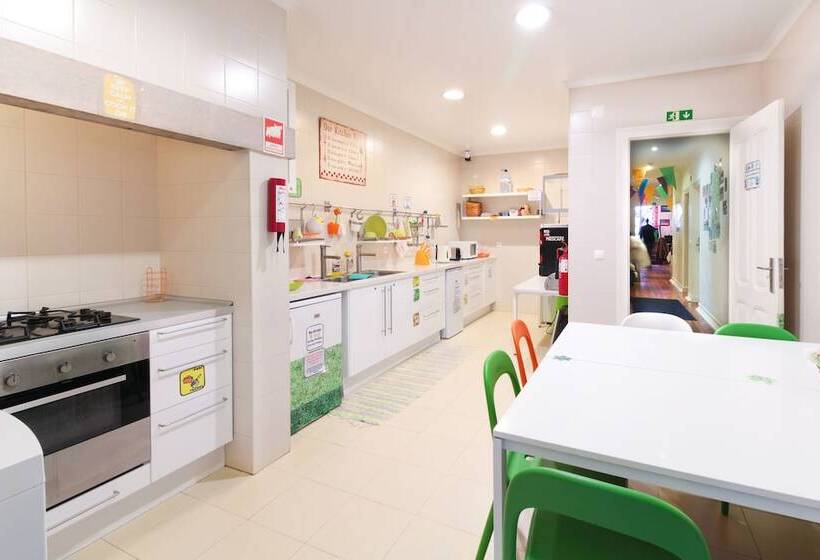 Quarto standard, Lisboa Central Hostel