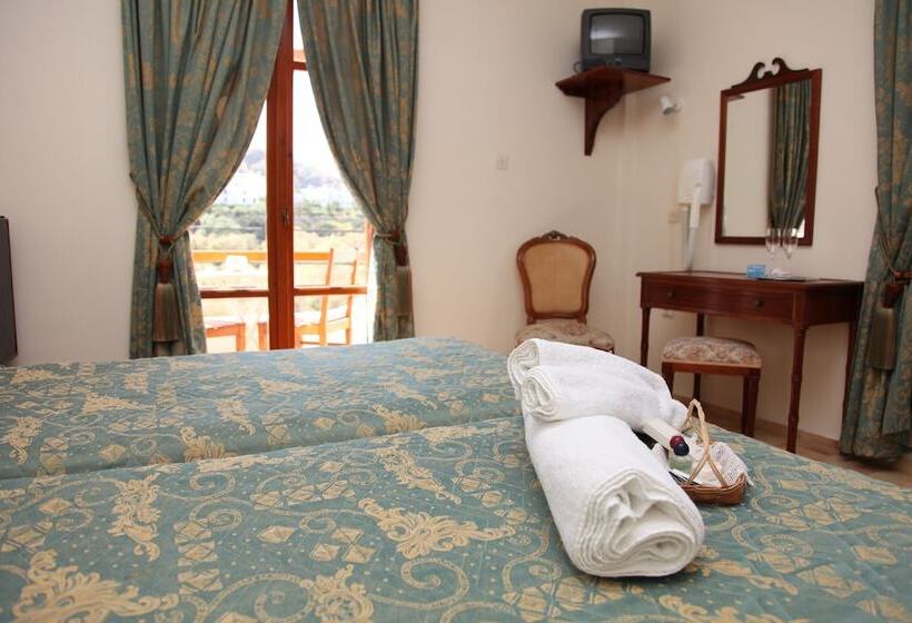 اتاق سوپریور با چشمانداز دریا, Maistrali