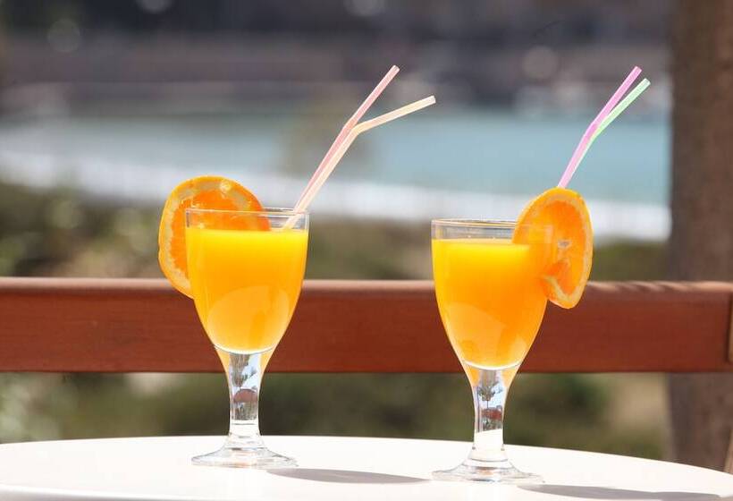 اتاق سوپریور با چشمانداز دریا, Maistrali