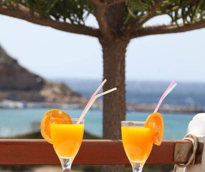 اتاق سوپریور با چشمانداز دریا, Maistrali