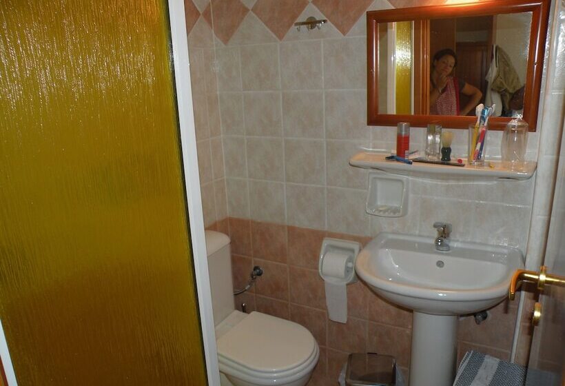 اتاق استاندارد سه تخته با چشمانداز, Maistrali