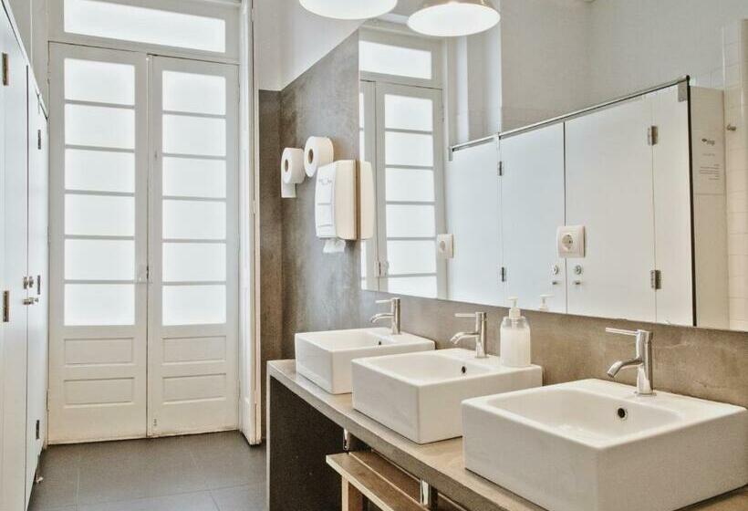 تختخواب در اتاق مشترک, Porto Spot Hostel