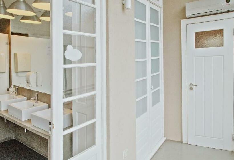 تختخواب در اتاق مشترک, Porto Spot Hostel