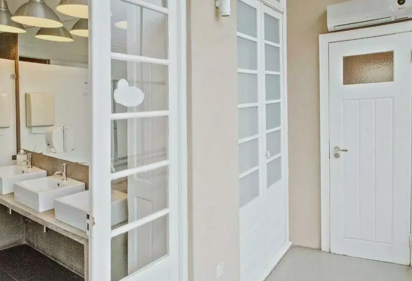 تختخواب در اتاق مشترک, Porto Spot Hostel