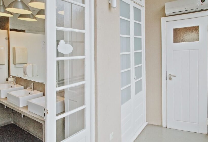 تختخواب در اتاق مشترک, Porto Spot Hostel