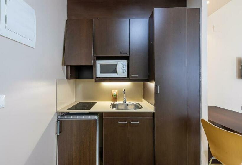 استودیو کامفورت, Residencia Universitaria Erasmo