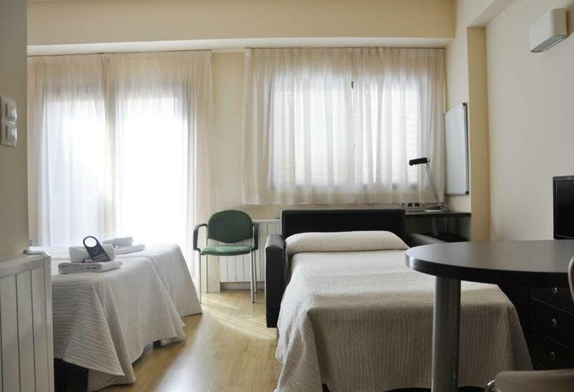 استودیو کامفورت, Residencia Universitaria Erasmo