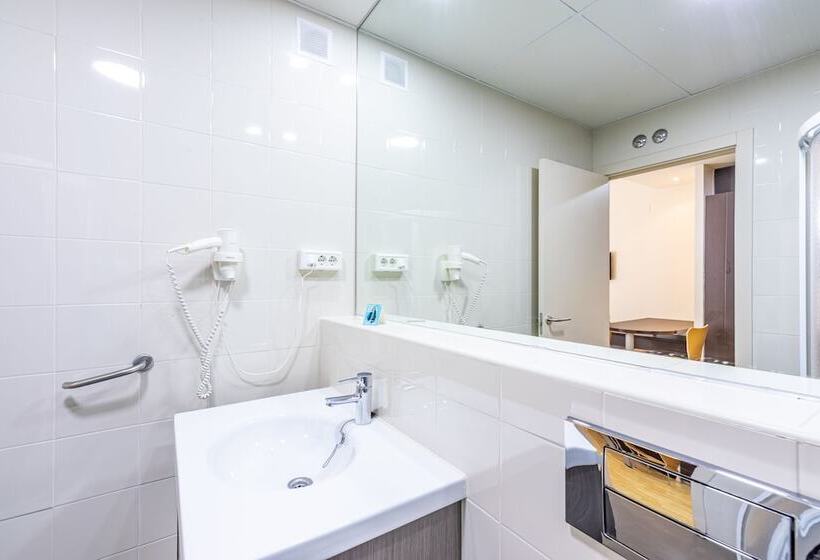 استودیو کامفورت, Residencia Universitaria Erasmo