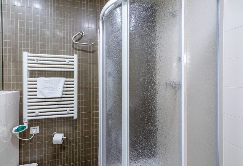 استودیو کامفورت, Residencia Universitaria Erasmo