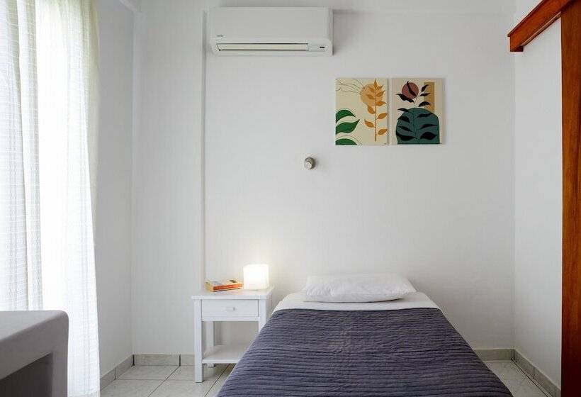 标准单人间, Studios Marios