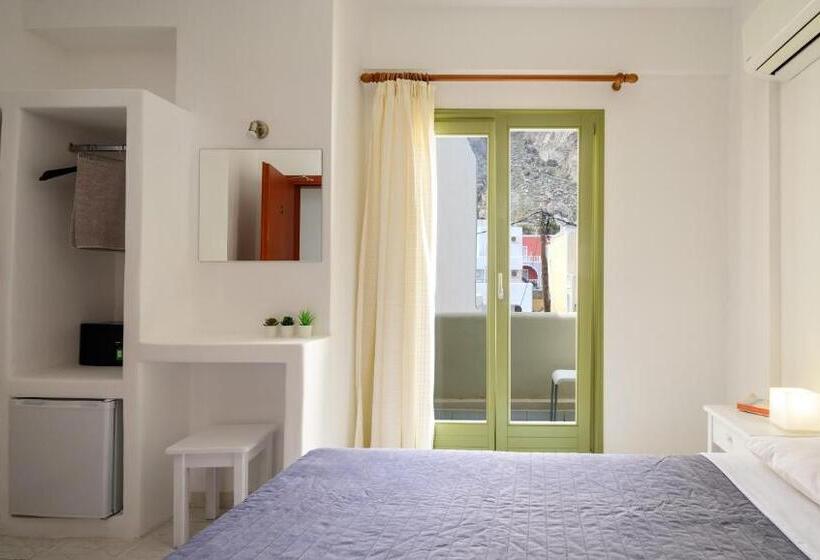 标准单人间, Studios Marios