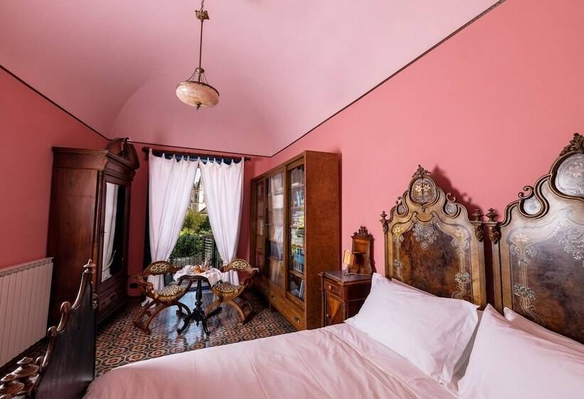 חדר משפחתי, Palazzo Previtera