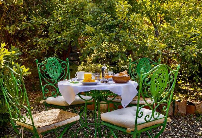 חדר משפחתי, Palazzo Previtera