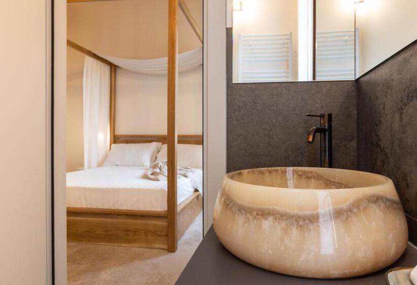 スタンダードトリプルルーム, Civiconove Affittacamere