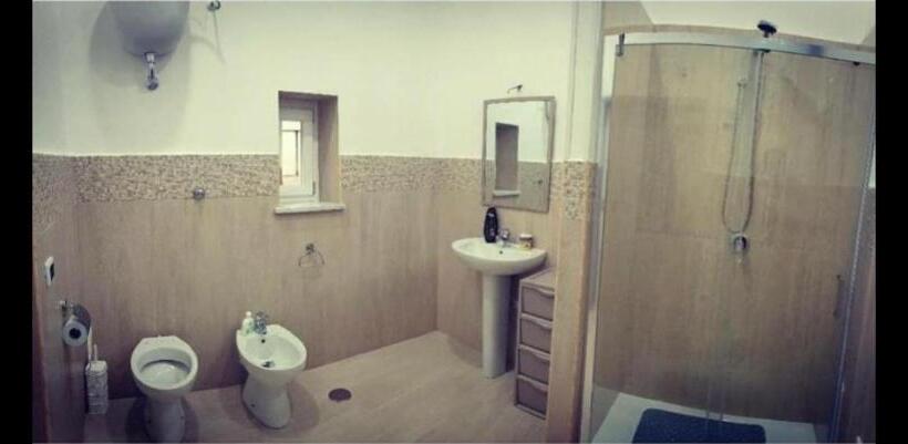 خانه 2 خوابه, La Residenza Della Fenice