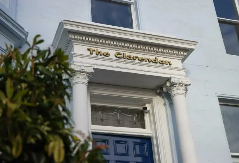 اتاق اجرایی یک تخته, The Clarendon