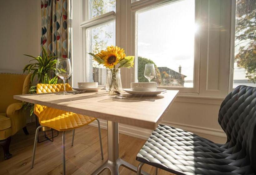 キングサイズベッドのスイートルーム, The Clarendon