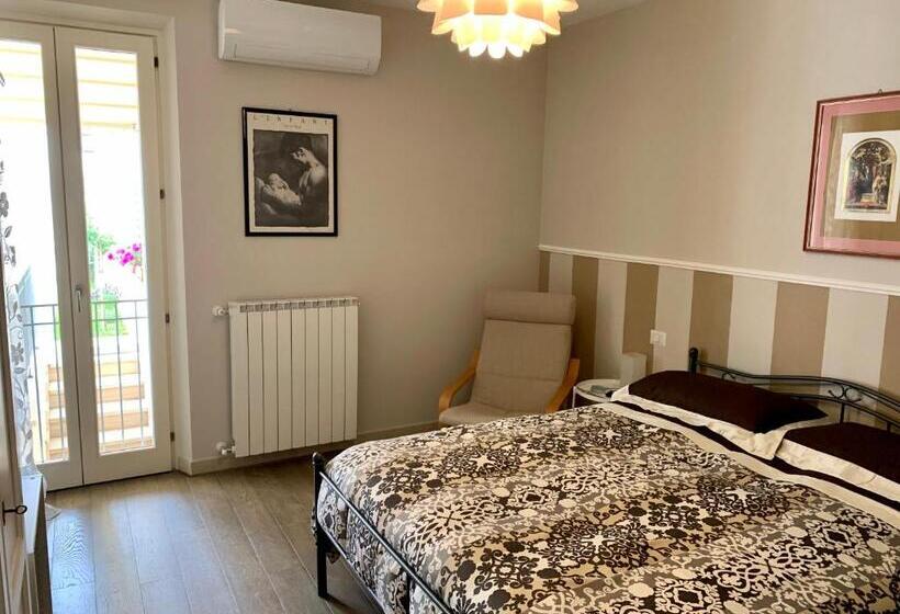 اتاق استاندارد, Cb House Holiday